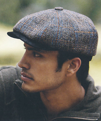 Capas Newsboy in grey tweed.